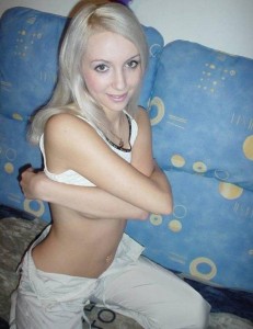 blonde_coed_dalhousie10
