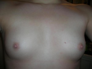 aimee-18-white-trash-naked-01