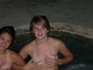 drunk-teenagers-partying-01