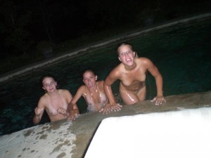 drunk-teenagers-partying-10