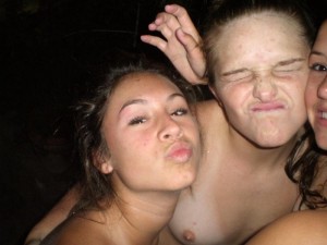 drunk-teenagers-partying-13