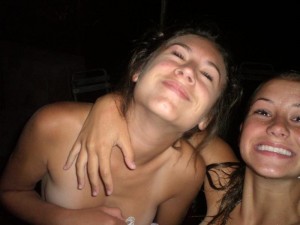 drunk-teenagers-partying-16