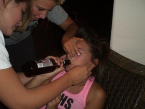 drunk-teenagers-partying-21