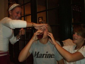 drunk-teenagers-partying-40