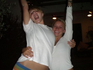drunk-teenagers-partying-50