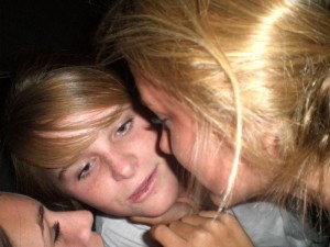 drunk-teenagers-partying-51
