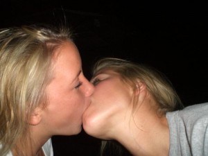 drunk-teenagers-partying-55