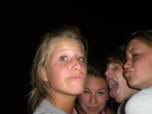 drunk-teenagers-partying-63