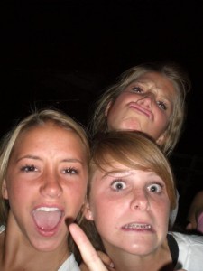 drunk-teenagers-partying-71