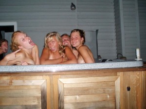 partying-teens-at-the-lake-house-06