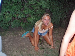partying-teens-at-the-lake-house-11